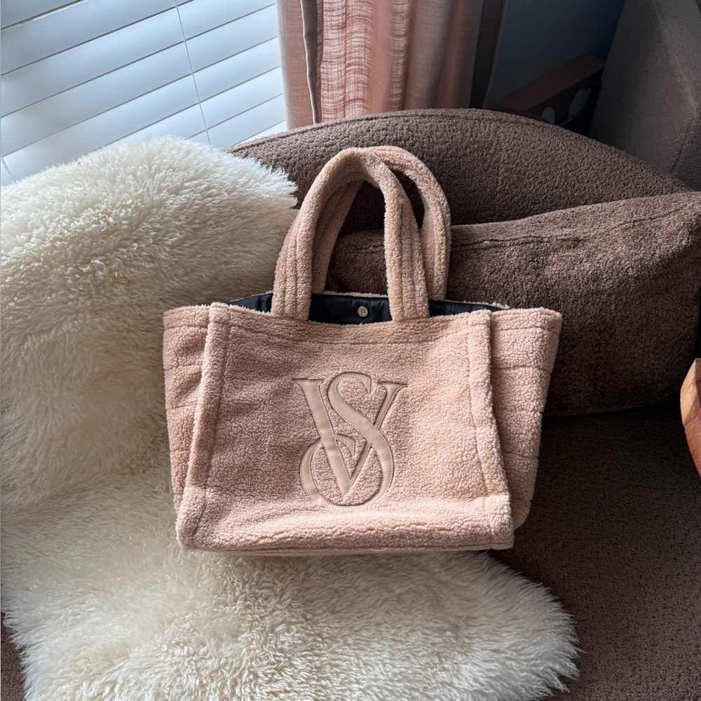 Victorias Secret Sherpa Bag - Picture 1 of 3